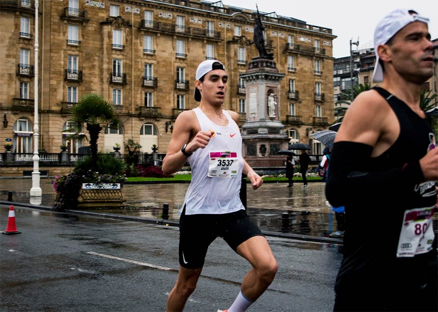 Asier Medinak seigarren egin du Donostiako maratoi erdiko hamar kilometroko proban